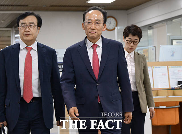 12·3 비상계엄 당시 국회의 계엄 해제 표결을 방해한 혐의로 기소된 추경호 대구시장이 30일 오전 서울 서초구 서울중앙지방법원에서 열린 1심 결심공판에 출석하고 있다. /임영무 기자