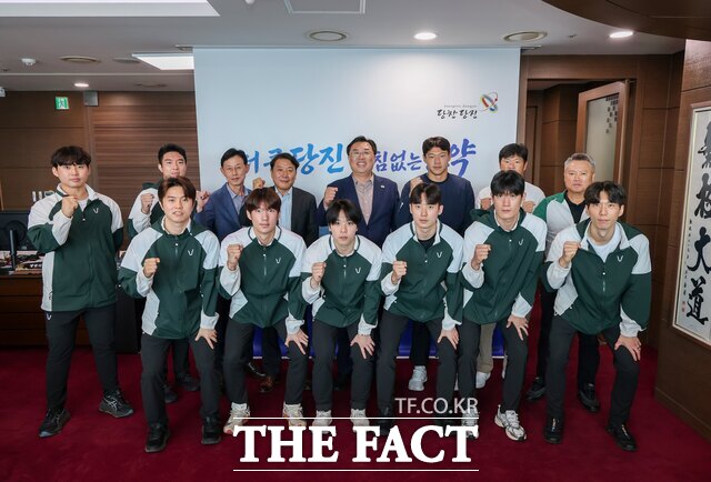 당진시청 배드민턴단과 테니스단, 당진시민축구단은 29일 제107회 전국체육대회 출전 보고회를 가졌다. /당진시