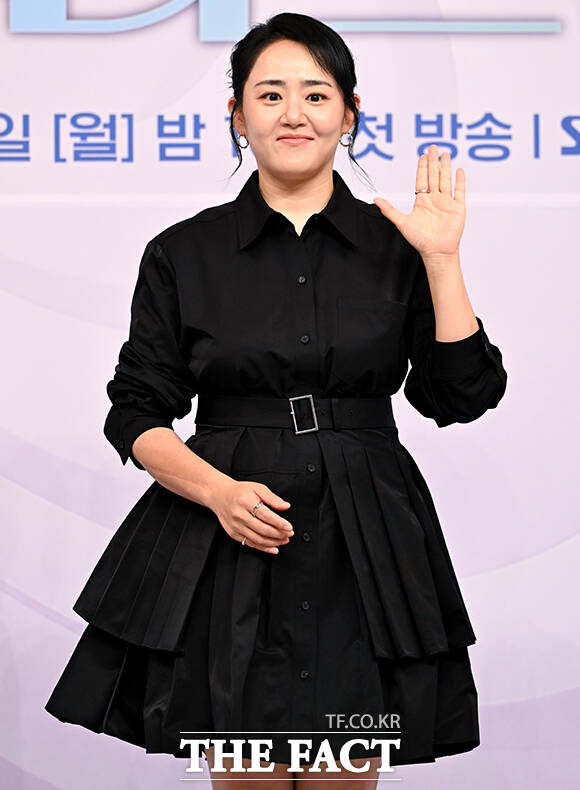 배우 문근영이 30일 오전 서울 양천구 SBS에서 열린 SBS 오디션 프로그램 '우리들의 발라드2' 제작발표회에 참석해 포즈를 취하고 있다. /박상민 기자