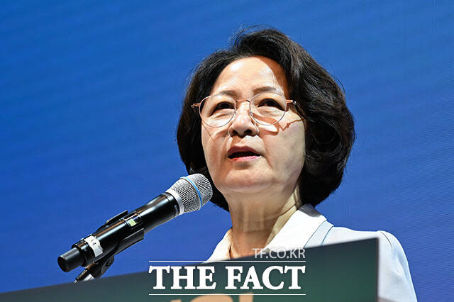 추미애 경기도지사가 1일 오전 경기 수원시 영통구 경기도청에서 열린 제37대 경기도지사 취임식에서 취임사를 하고 있다. /수원=김성렬 기자