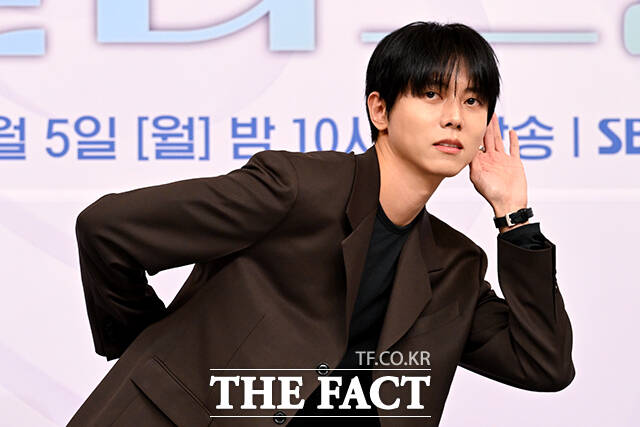 방송인 주우재, 가수 정재형, 방송인 박경림, 배우 차태현, 배우 문근영, 가수 정승환, 로이킴(왼쪽부터)이 30일 오전 서울 양천구 SBS에서 열린 SBS 오디션 프로그램 '우리들의 발라드2' 제작발표회에 참석해 포즈를 취하고 있다. /박상민 기자