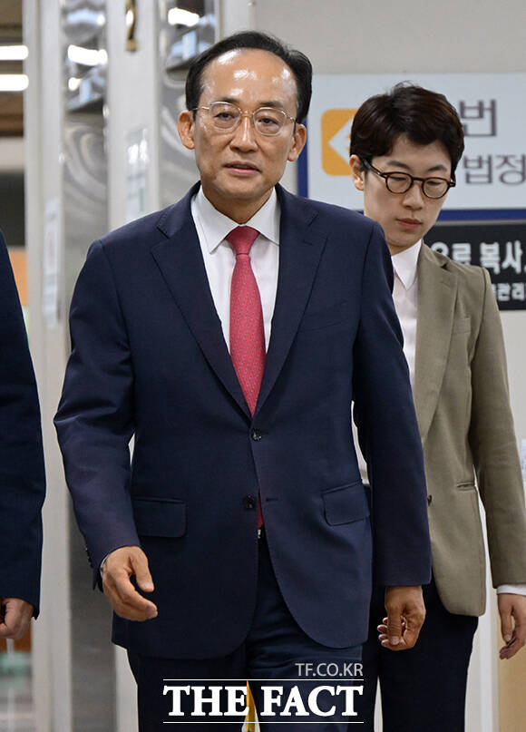 12·3 비상계엄 당시 국회의 계엄 해제 표결을 방해한 혐의로 기소된 추경호 대구시장이 30일 오전 서울 서초구 서울중앙지방법원에서 열린 1심 결심공판에 출석하고 있다. /임영무 기자
