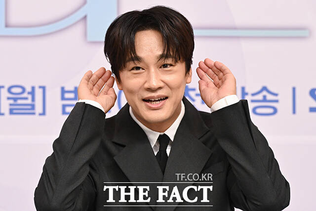 방송인 주우재, 가수 정재형, 방송인 박경림, 배우 차태현, 배우 문근영, 가수 정승환, 로이킴(왼쪽부터)이 30일 오전 서울 양천구 SBS에서 열린 SBS 오디션 프로그램 '우리들의 발라드2' 제작발표회에 참석해 포즈를 취하고 있다. /박상민 기자