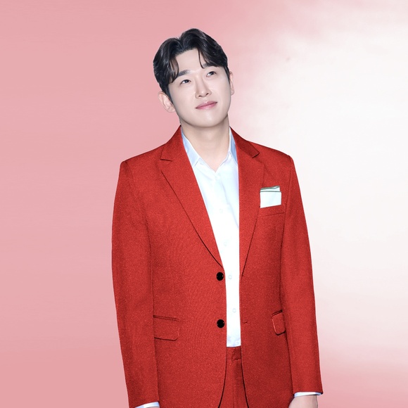 KDH엔터테인먼트에서 1년여 동안 체계적인 트레이닝을 받은 이다온이 오는 10월 '전국노래자랑'과 '가요무대' 녹화를 시작으로 본격적인 활동에 돌입한다. /KDH엔터