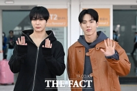  패션위크 향하는 형원-셔누 '힙한 가을 남자들' [TF사진관]