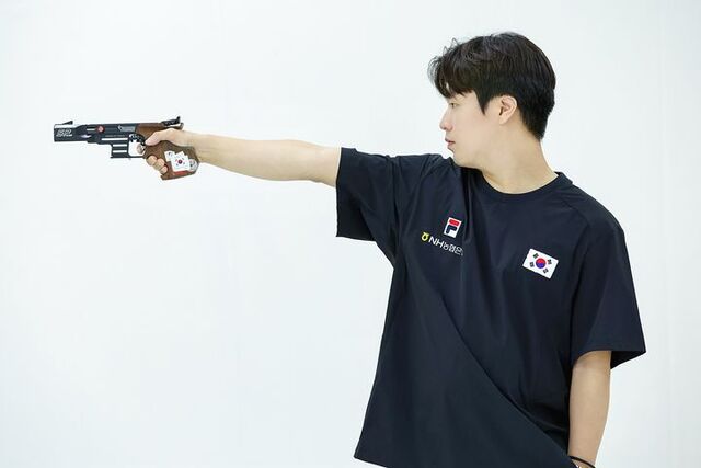 이건혁은 1일 일본 아이치현 도요타 아이치현 종합사격장에서 열린 남자 25m 속사권총 개인전 결선에서 정상에 오르며 금메달을 목에 걸었다. 사격 국가대표 이건혁. /대한사격연맹 홈페이지 캡쳐·뉴시스