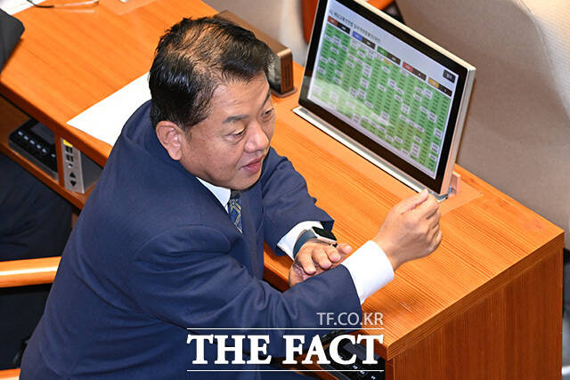 국방정책특별보좌관에 위촉된 김병주 더불어민주당 의원.
