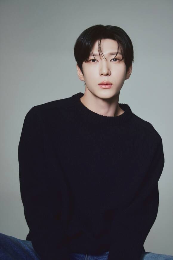 레오가 1일 신곡 'Never Again'을 발표하고 3일 팬미팅을 개최한다. /써브라임