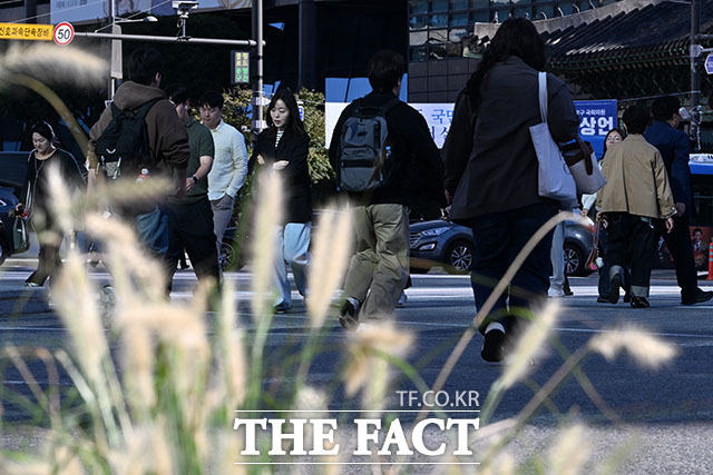 가을 바람 '쌩' 부는 출근길.