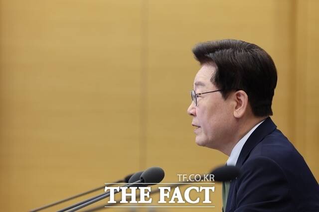 이재명 대통령은 2일 우크라이나 북한군 포로 송환과 관련해