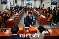  국회 운영위, '윤석열·전두환 내란 아냐' 김태규 제명 결의안 의결 [TF사진관]