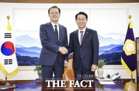  이형일 부총리 접견하는 조정식 국회의장 [TF사진관]