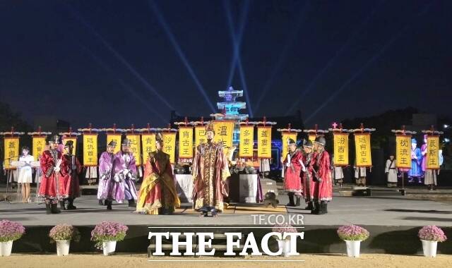 3일 부여 정림사지 5층 석탑에서 사비정도고유제가 열리고 있다. /김형중 기자