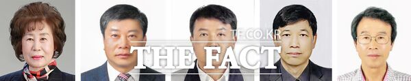 대전시 대덕구가 구민 복리 증진과 구정 발전을 위해 여러 분야에서 헌신해 온 구민 5명을 '제11회 대덕구민대상' 수상자로 선정했다. 왼쪽부터 지역경제 부문 김정윤, 지역발전 부문 이규영, 교육문화체육 부문 김오식, 사회복지 부문 오창균, 도시환경 부문 장용걸 대덕구민대상 수상자. /대덕구