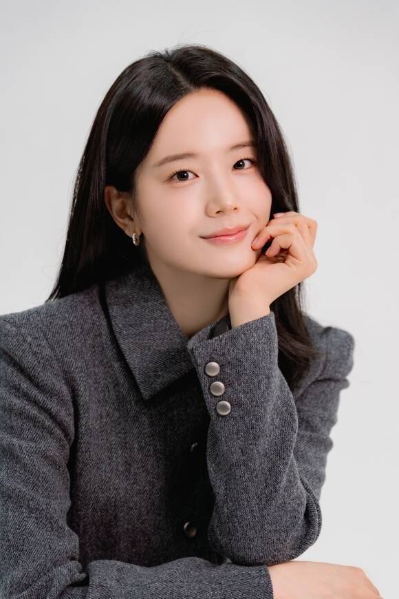 배우 장규리가 tvN 토일드라마 '포핸즈'를 떠나보내며 삼행시로 마지막 인사를 전했다. /나무엑터스