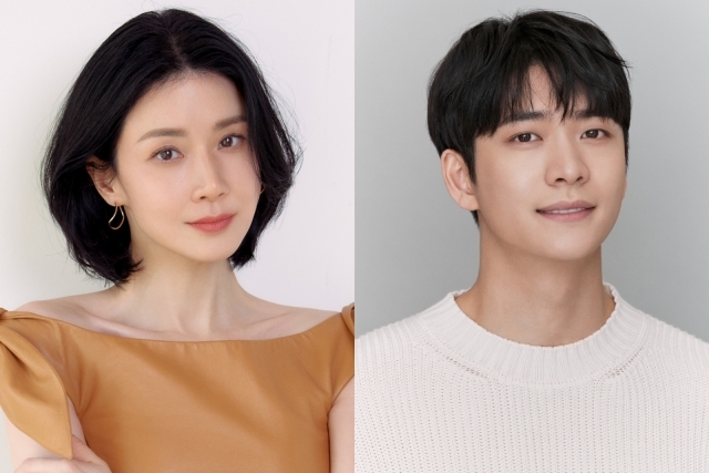 배우 이보영(왼쪽)과 강태오가 ENA 새 드라마 '이혼조사관 홍말금'으로 호흡을 맞춘다. /제이와이드컴퍼니, 맨오브크리에이션