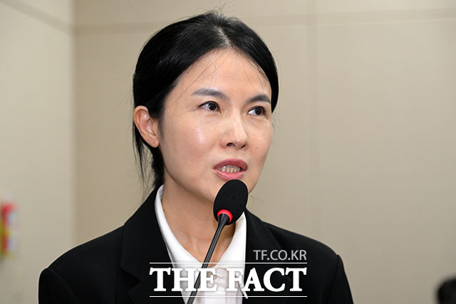 최주희 티빙 대표가 과학기술정보방송통신위원회 국정 감사에 참석해 생각에 잠겨 있다. /국회=서예원 기자