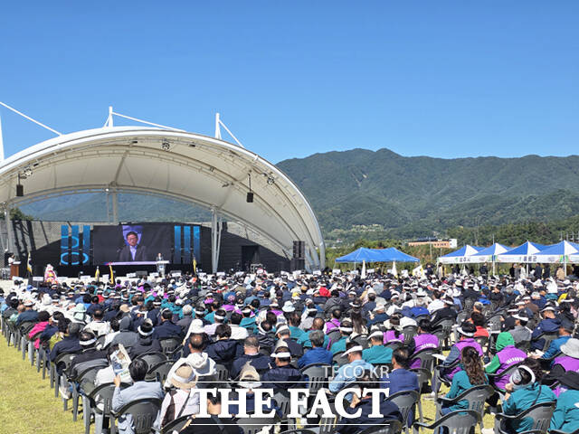 6일 풍기인삼공원 주무대에서 2026년 경북도 이·통장연합회 한마음대회가 열리고 있다. /김성권 기자