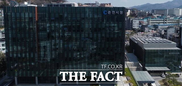 춘천시가 강원도내 처음으로 장애인전용주차구역 불법주차를 잡기 위해 인공지능 단속 시스템을 도입한다. /춘천시