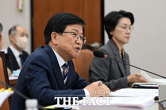 이주영 개혁신당 의원이 7일 오전 서울 여의도 국회 교육위원회에서 열린 교육부 등에 대한 국정감사에서 최교진 교육부 장관을 향해 질의를 하고 있다. /국회=서예원 기자