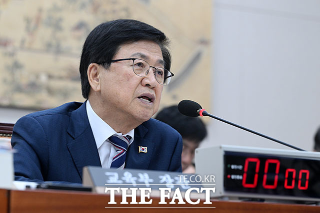 이주영 개혁신당 의원이 7일 오전 서울 여의도 국회 교육위원회에서 열린 교육부 등에 대한 국정감사에서 최교진 교육부 장관을 향해 질의를 하고 있다. /국회=서예원 기자