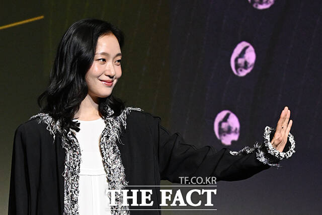 배우 김고은이 8일 오후 부산 해운대구 신세계백화점 센텀시티점 문화홀에서 열린 액터스 하우스 행사에 참석해 관객들과 소통하고 있다. /부산=김성렬 기자