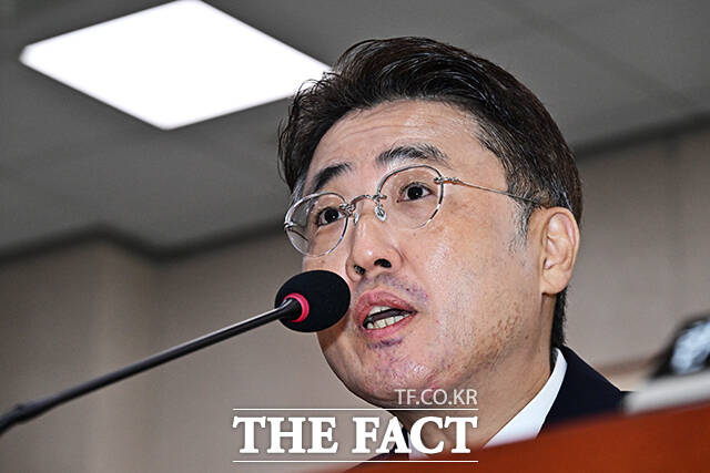 이진수 법무부 장관 직무대행이 8일 오전 서울 여의도 국회 법제사법위원회에서 열린 법무부 등에 대한 국정감사에 출석해 업무보고를 하고 있다. /국회=배정한 기자
