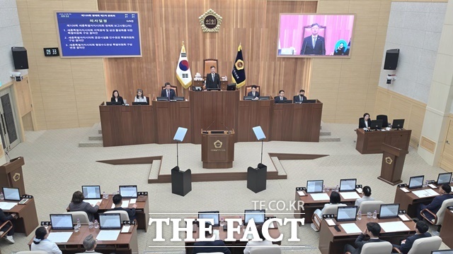 세종시의회가 8일 본회의장에서 제109회 정례회 제2차 본회의를 열고 있다. /김형중 기자