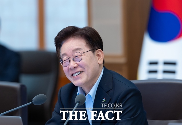 이재명 대통령이 취임 이후 꾸준히 사회관계망서비스(SNS)에 글을 올려 국정 현안 등에 관한 견해를 밝히고 있다. /청와대 제공