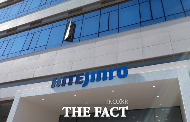 하이트진로는 침체된 국내 주류 시장 영향에 따라 실적도 정체되는 흐름을 나타내고 있다. 다만 일본맥주는 꾸준한 성장세를 이어가고 있고, 하이트진로는 이러한 흐름에 맞춰 '기린 이치방 시보리' 국내 생산을 개시한다. 사진은 경기도 용인시 하이트진로 통합연구소. /손원태 기자