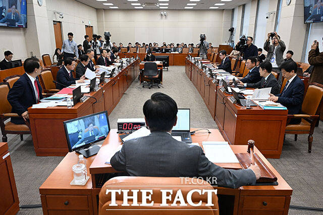 기획예산처에 대한 국정감사 개의.