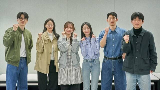 배우 강훈 이이담 윤가이 문희 김정진 조현철(왼쪽부터)이 tvN 새 금토드라마 '뜨거운 안녕'으로 호흡을 맞춘다. /tvN
