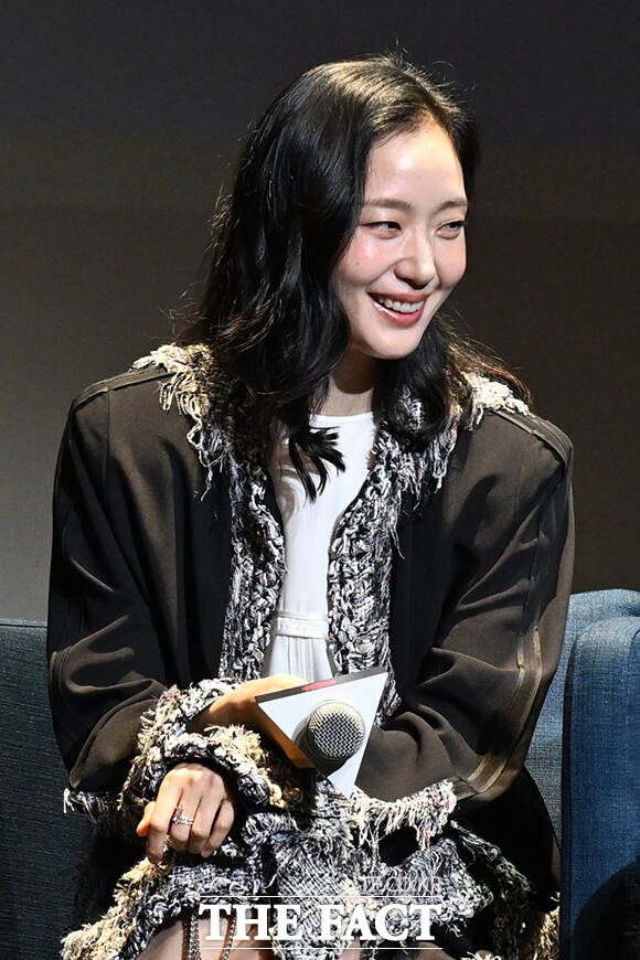 배우 김고은이 8일 오후 부산 해운대구 신세계백화점 센텀시티점 문화홀에서 열린 액터스 하우스 행사에 참석해 관객들과 소통하고 있다. /부산=김성렬 기자