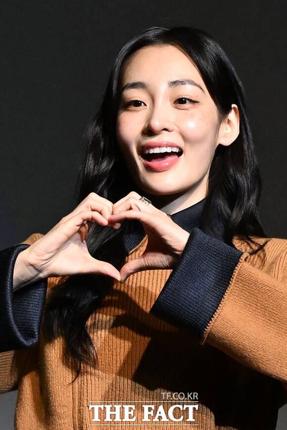 배우 김민하가 8일 오후 부산 해운대구 신세계백화점 센텀시티점 문화홀에서 열린 액터스 하우스 행사에 참석해 포즈를 취하고 있다. /부산=김성렬 기자