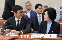  대화 나누는 정진웅 닥터나우 대표-권영희 대한약사회장 [포토]