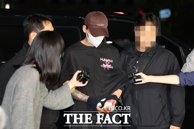 경찰이 12일 장모를 흉기로 찔러 살해하고, 아내를 납치해 도주한 20대 남성의 구속영장을 신청했다. /뉴시스