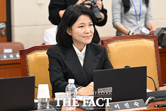'패륜 정치vs민주당 책임' 이진숙 공방으로 시작한 과방위 국감