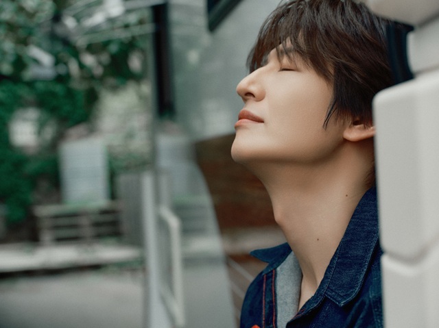 'Go Around'는 '지나고 보니 다 괜찮더라. 그러니 조금 돌아가도 된다'는 메시지를 담은 곡이다. 이는 손호영이 팬은 물론 '과거의 자신'에게 하고 싶은 말이다./잼스톤이앤엠