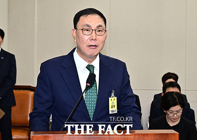 질의에 답변하는 이건명 S-OIL 부사장.