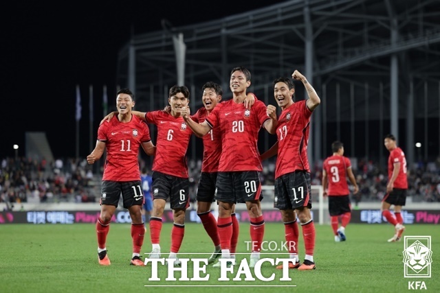 모레노호의 10월 A매치 마지막 경기를 2-0 승리로 이끈 한국 선수들./용인=KFA