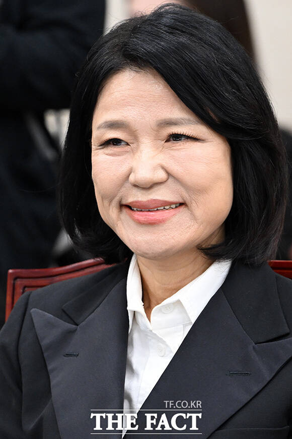 '패륜 정치vs민주당 책임' 이진숙 공방으로 시작한 과방위 국감