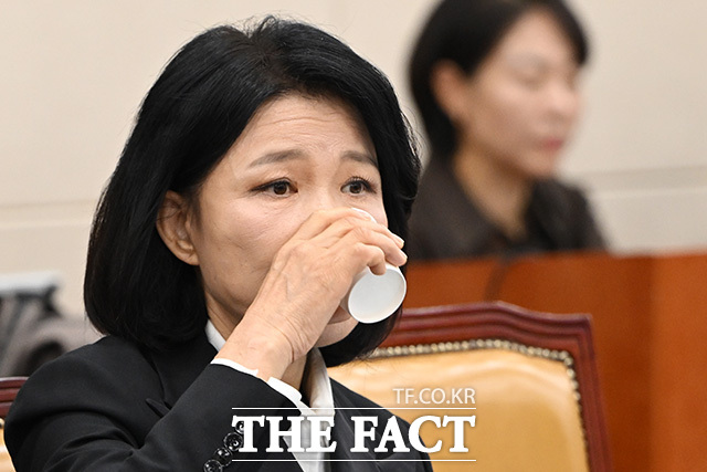 '패륜 정치vs민주당 책임' 이진숙 공방으로 시작한 과방위 국감
