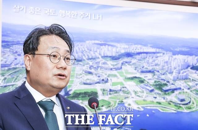 이성훈 LH 사장이 12일 열린 국회 국토교통위원회 국정감사에서 더 많은 공공주택을 신속하게 공급해 주택시장 안정에 기여하겠다고 말했다. /뉴시스
