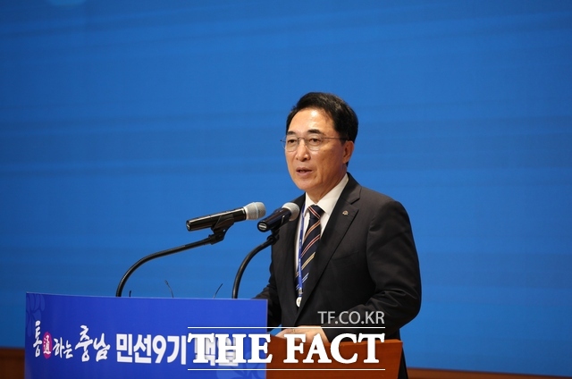 박수현 충남도지사가 12일 충남도청 대회의실에서 열린 취임 100일 기자회견에서 향후 도정 운영 방향과 주요 현안에 대해 설명하고 있다. /노경완 기자