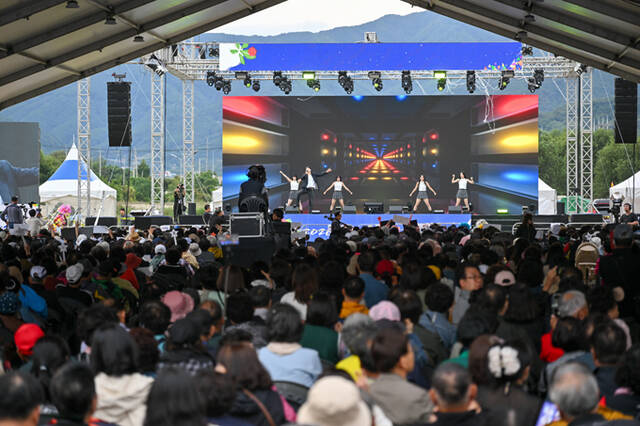 풍기 인삼축제 축하공연 모습. /영주시