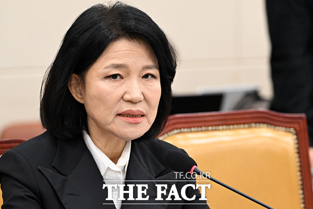 '패륜 정치vs민주당 책임' 이진숙 공방으로 시작한 과방위 국감