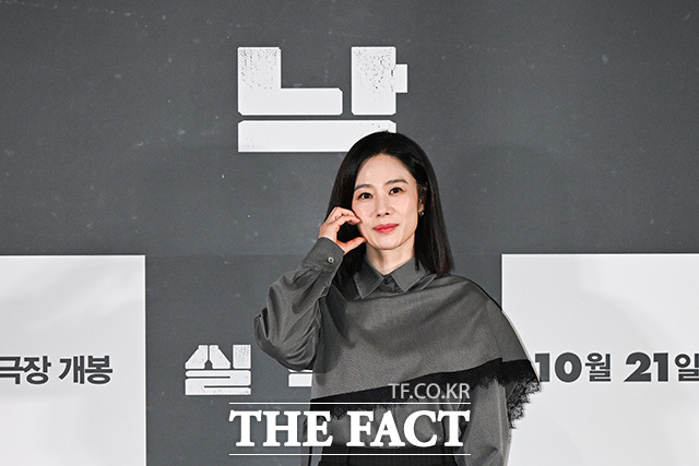 김현주는 캠핑스쿨 버스 실종 사건으로 아들을 잃은 후 아이가 사라진 마지막 동선을 매일 밤 찾아가는 엄마 류소영으로 분해 극을 안정적으로 이끈다. /송호영 기자