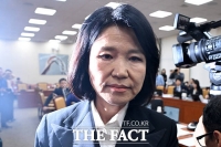  과방위, 이진숙 국감 제척안 與주도 가결…회의장 떠나는 이진숙 [TF사진관]