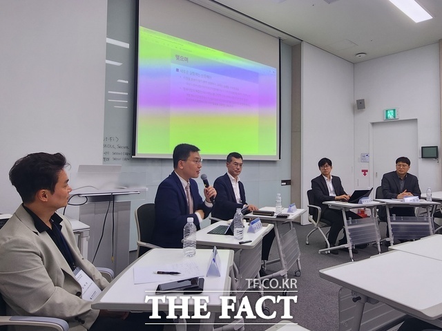한국도시부동산학회는 13일 서울 중구에 위치한 서울갤러리 워크숍룸에서 '정비사업 이주대책, 무엇이 문제인가'에 대한 토론회를 진행했다. /이재성 기자