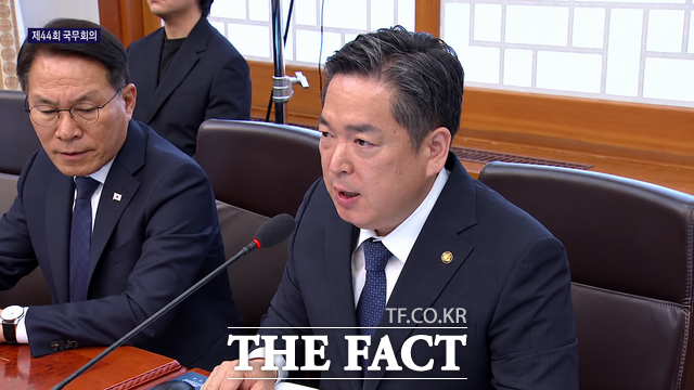 13일 청와대에서 열린 제44회 국무회의에서 발언 중인 김병내 대한민국시장·군수·구청장협의회 대표회장. /대한민국시장·군수·구청장협의회